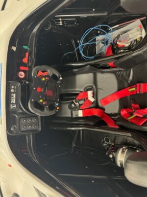 2020-SR3-Cockpit.jpg